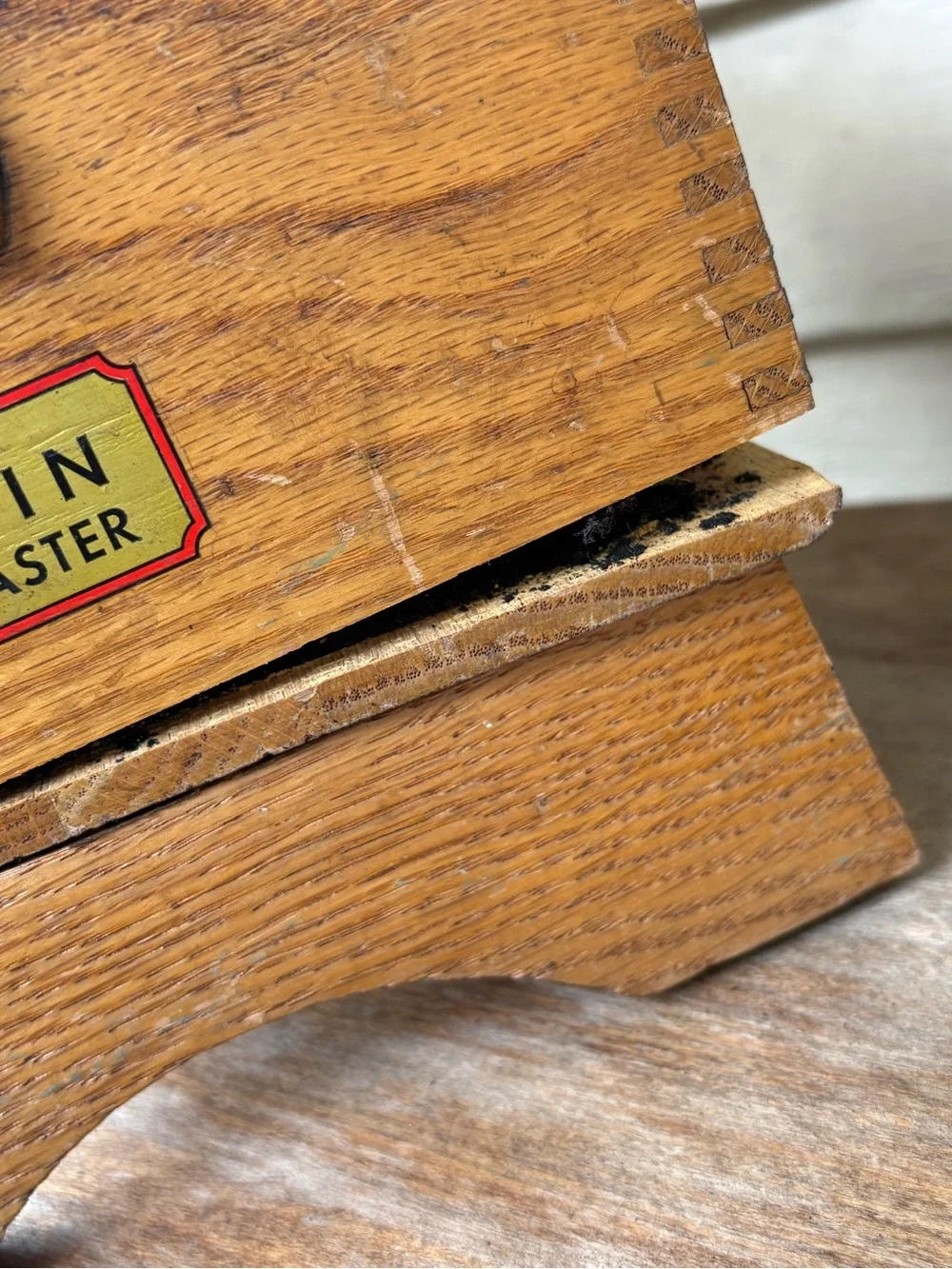 VTG Griffin Shinemaster wooden shoe shine box with tins of polish